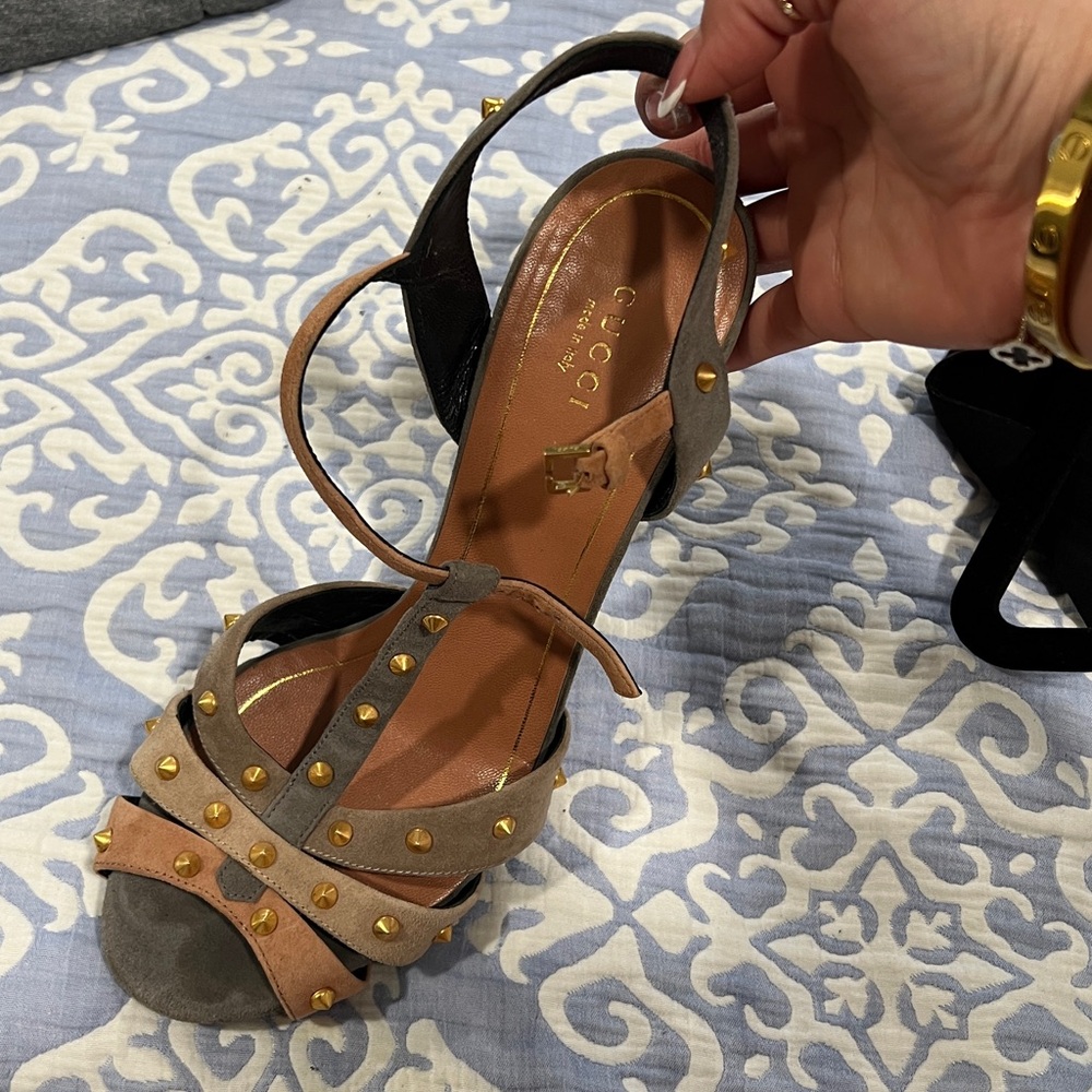 Gucci Jacquelyn Suede Studded Strappy Heels sz 40
